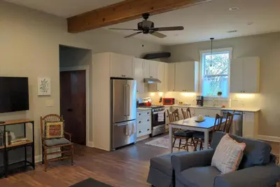 Image de Wingo Retreat - Historic Norcross Monthly Rental