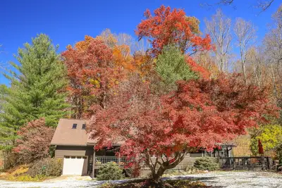 Image de Beautiful Cullasaja River Cabin! Waterfalls, Fish, Swim, Tube, Relax and Unwind!