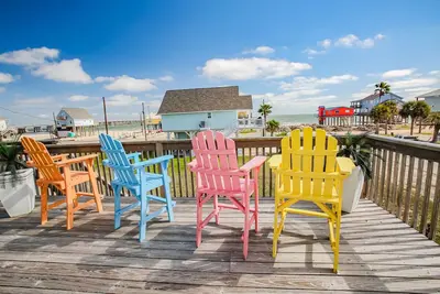 Image de Sleeps 10- Beach House Steps to the Beach! 6 seat golf cart available!