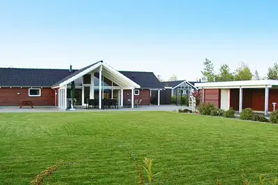 Image de Maison de vacances pour 10 a Idestrup-By Traum