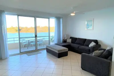 Image de Quayside - Bring the boat, tie it up at your own private jetty.