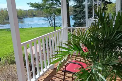 Image de Badger Digs - A Lofted Condo on the Wisconsin River