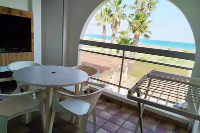 Image de Zénitude pour ce bien en front de mer avec parking privatif  - 4lag502