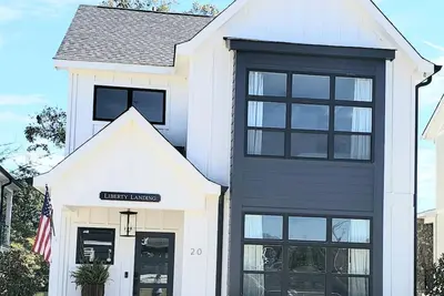 Image de New! Tim's Ford Lakefront Home