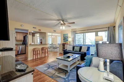 Image de Sea Pines | Bluff Villas 1686 | Walk to Beach & Salty Dog