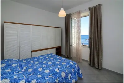 Image de Apartment with sea view at the beach | Ap17