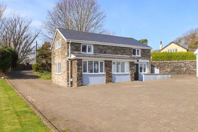 Image de Brookville Cottage is a recently completed barn conversion set in the rural southern village of Ball