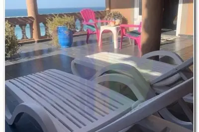 Image de â™›Castle on the Hill|Private Beach, WiFi & Parking
