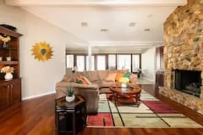 Image de RiversNest - Family home with pool/jacuzzi/gameroom. Pet friendly. +Home office!