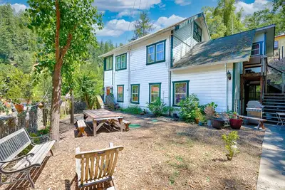 Image de Restored 1890's Historic Inn near coast and hiking!