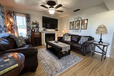 Image de No chores! / 6 guests /⬇️stairs /🦮🐈/Wi-Fi/ easy access/ grill