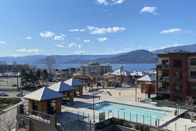 Image de 1 Bedroom Condo - Amazing Lake and Mountain Views overlooking Pool and Hot Tub!