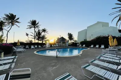 Image de Sunshine Suite, Just Steps to the Pool and Ocean