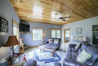Image de Norris Lake Cabin on 140 acre ranch, pond, Mountain views, 1 mi to Lake access.