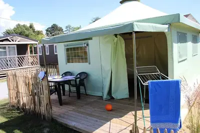 Image de Tente éole Eco 20m² (2 chambres) sans sanitaires 4 personnes