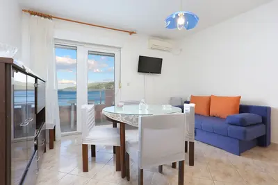 Image de Appartement de deux chambres prés de la plage Poljica, Trogir (A-19316-a)