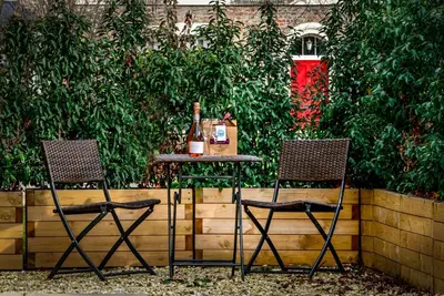6 St Johns Mews -  a couples retreat that sleeps 2 guests  in 1 bedroom