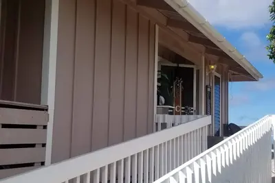 Image de Lower oceanview. Recent remodel interior. Close to highway, store and beaches. . .