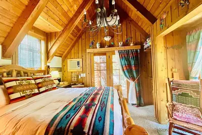 Image de TimpCreek Cottage on the Stream • Sundance, Utah • Walk to ski lift • Hot tub • Grill & picnic table