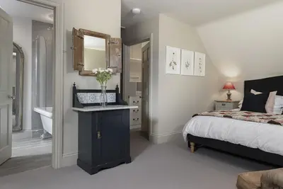 Image de The Hideaway, Perfect Cotswolds romantic getaway with cosy wood-burning stove