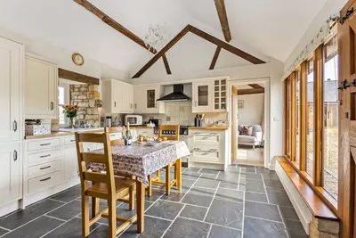 Image de 1 Homepiece - a converted barn that sleeps 4 guests in 2 bedrooms