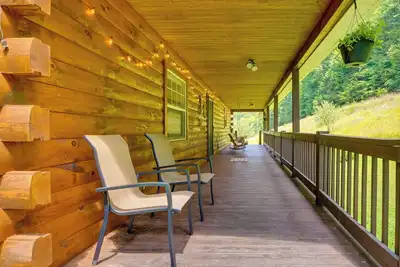 Image de Serene Mountain Retreat on 40 Acres w/ Fire Pit!
