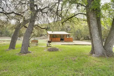 Image de 'Cabana Sol' Cabin: 4 Mi to Garner State Park