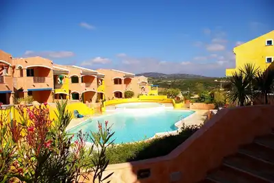 Image de Bel appartement avec vue sur la piscine