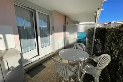 Image de Studio Centre-St Palais avec Terrasse et Garage, Proche Plages et Attractions