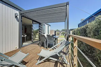 Image de Mobil-home Keywest: 2 chambres, 2 sdb, plage à 200m, piscine chauffée, fitness, parking, Wi-Fi inclus