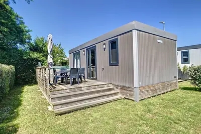 Image de Mobil-home Grand Confort proche plage avec piscine chauffée, fitness et parking, Jullouville
