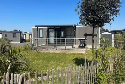 Image de Mobil-home 6 pers, 3 chambres, piscine chauffée, plage à 200m, terrasse couverte