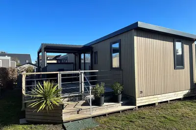 Image de Mobil-home tout confort, 6 pers, 3 ch, 2 sdb, piscine chauffée, 200m plage, centre-ville