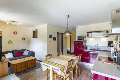 Bel appartement 4 pers, terrasse, parking privé, proche ski et thermes