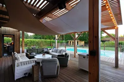 Image de Villa avec piscine située proche océan et lac