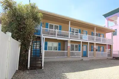 Image de Ocean Block Apartment Located on Wilmington Avenue