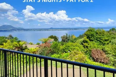 Image de Panoramic Lake Views From Every Room - Cozy Cabin