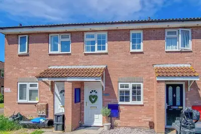 Image de A fantastic home within walking distance of the beach and shops, leave the car behind and relax.
