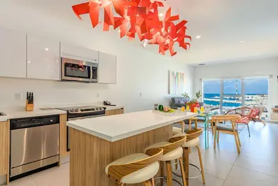 Image de Modern Luxury 2/Br Condo with Sea View