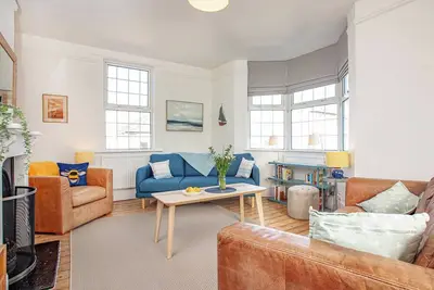 Image de 3 chambres à coucher à Shaldon, near Teignmouth