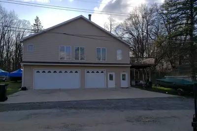 Image de Luxury Home Overlooking Lake