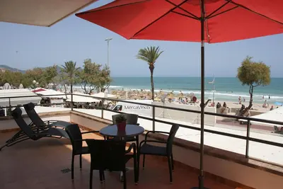 App. Rigo 1-A(right, 2 bedrooms): Spacious beach apartment, frontal sea view