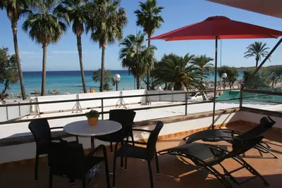 App Rigo 1-C(1st floor left, 3 bedrooms): Spacious beach apartment, frontal sea view