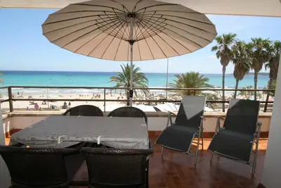 Rigo 2-B(middle, 2 bedrooms): Right on the beach, frontal sea view