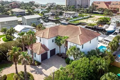Image de Marlin Haven @ Holiday Isle | Luxury Home | Private Pool & Spa | Walk to Beach | 6br Coastal Gem