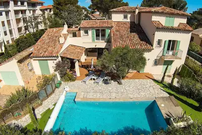 Image de Villa pour 10 pers Piscine Privée, à 250m de la mer