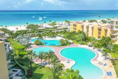 Luxury Eagle Beach Condo at Oceania 334 by Bocobay
