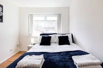 Lovely 2 Bedroom Apartment with fireplace in Manchester, U. K