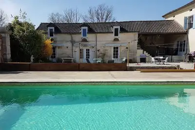 Image de Two bedroomed stone gite with shared pool, close to Brantome