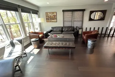 Image de Modern Duplex Close to Perimeter Mall